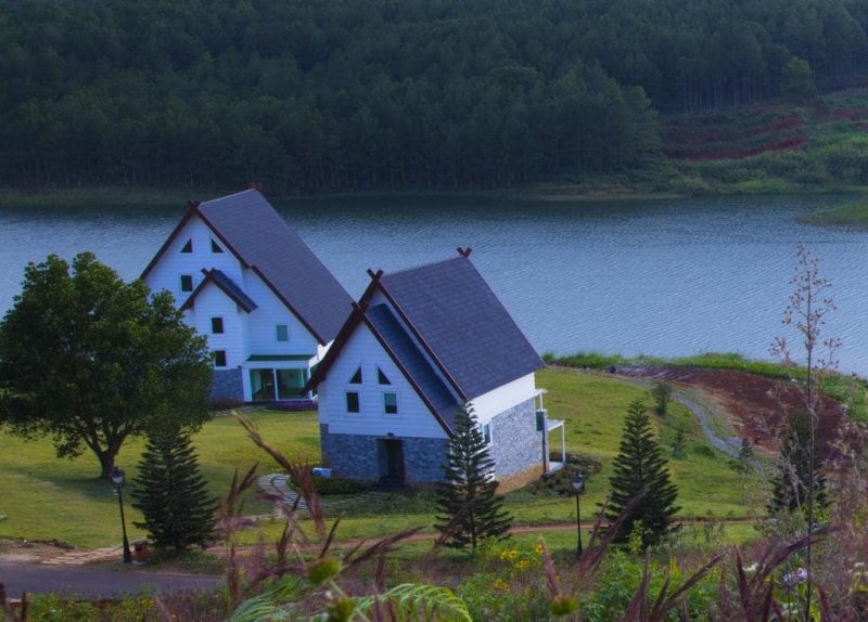 Khách sạn view hồ Tuyền Lâm Đà Lạt
