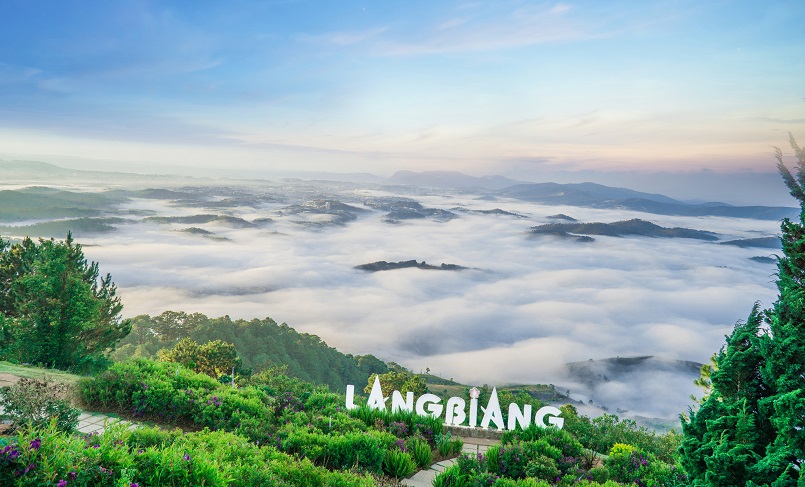 Săn mây ở đỉnh núi Langbiang