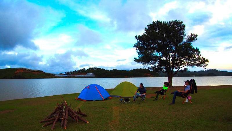 Cắm trại ở hồ Dankia