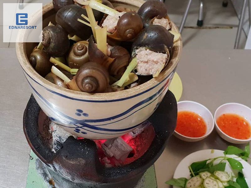 Quán ốc nhồi thịt 33 - quán ốc nổi tiếng ở Đà Lạt